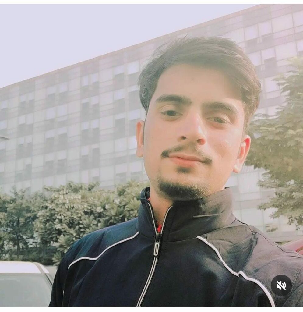 ग्वालियर में किन्नरों के दो गुटों में वर्चस्व को लेकर चल रहा झगड़ा अब एक-दूसरे की हत्या का षड्यंत्र रचने तक पहुंच गया है। एक किन्नर ने अपने परिचित गुंडों को दूसरे गुट की सरदार किन्नर की हत्या की सुपारी दी