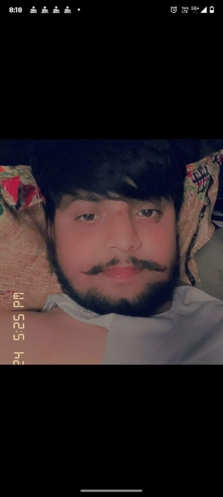 ग्वालियर के आनंद नगर में निर्माणाधीन चैंबर के गड्ढे में गिरने से हुई शाहिद की मौत के मामले में आखिरकार पुलिस ने इनविराड कंपनी को जिम्मेवार माना है। कंपनी के दो इंजीनियरों और एक सुपरवाइजर को दोषी मानते हुए उनके खिलाफ एफआईआर दर्ज की है। 7 दिन पुलिस की चली जांच के दौरान कंपनी के अधिकारियों की लापरवाही से युवक की मौत का दोषी माना है। वही पुलिस अब कार्रवाई में जुट गई है।