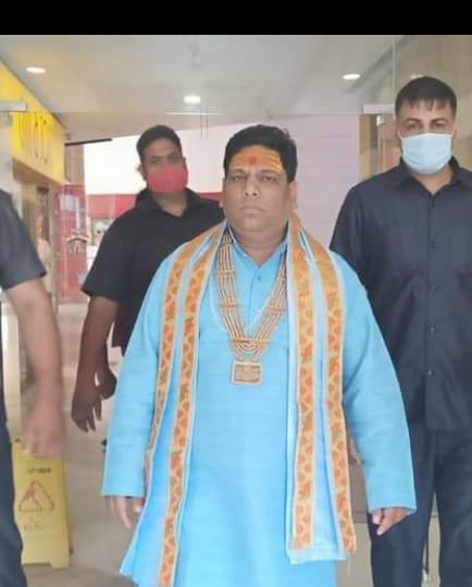 ग्वालियर पुलिस के हत्थे केंद्रीय मंत्री गिरिराज सिंह के नाम पर की ठगी करने वाले पुष्पेंद्र दीक्षित को गिरफ्तार किया