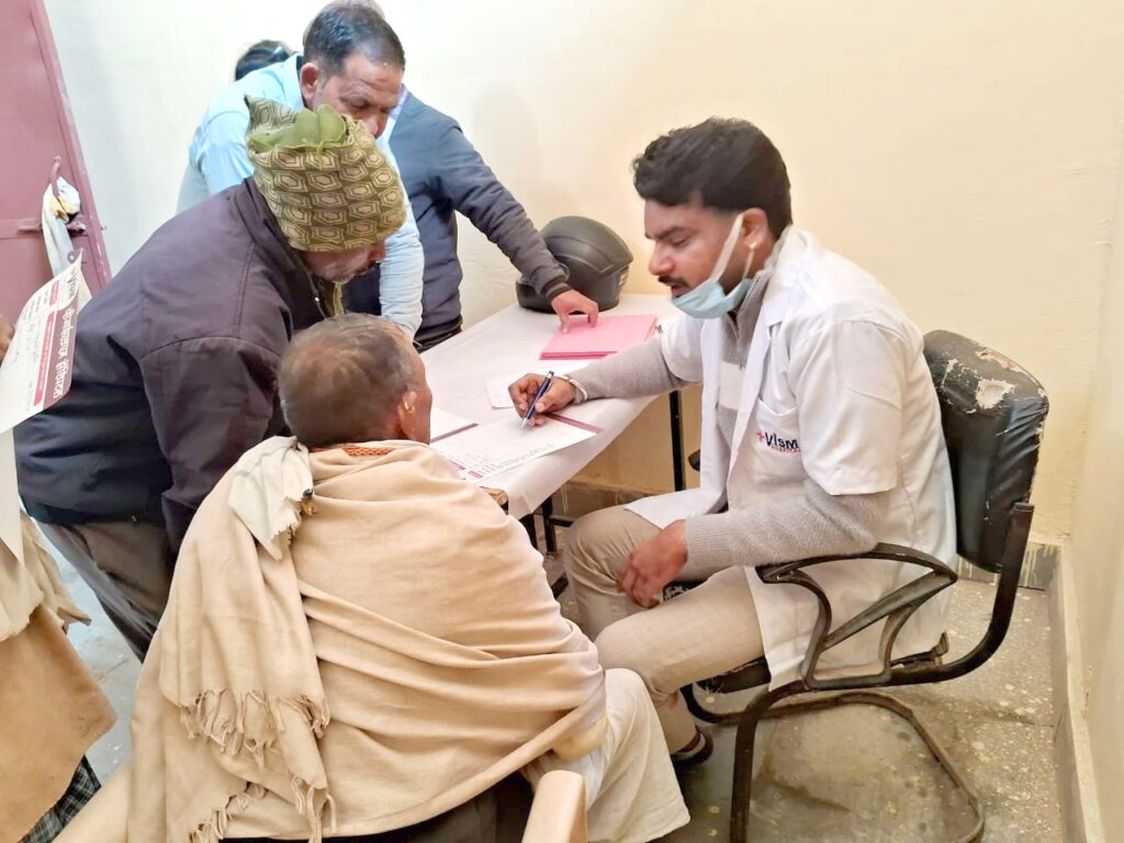 मेहगांव तहसील डबरा में व्हीआईएसएम हॉस्पिटल द्वारा निशुल्क स्वास्थ्य एवं नेत्र परीक्षण शिविर आयोजित