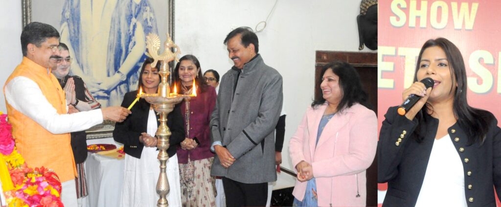 जय इंस्टीटयूट आॅफ प्रोफेशनल स्ट्डीज़ में हुआ कवयित्री श्वेता सिंह का “प्रेम पाखी” सोलो शो का आयोजन