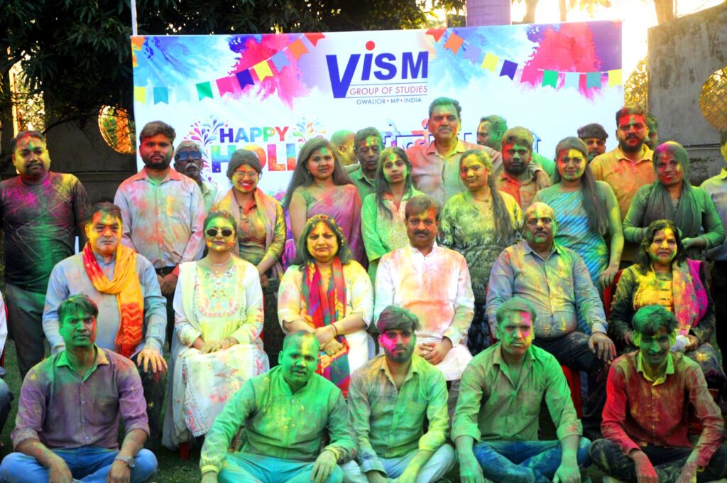 रंगों और उमंग के साथ वीआईएसएम काॅलेज में आयोजित हुआ होली मिलन समारोह